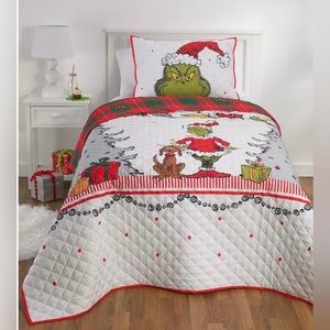 The Grinch 2-Pc. Twin Quilt Set